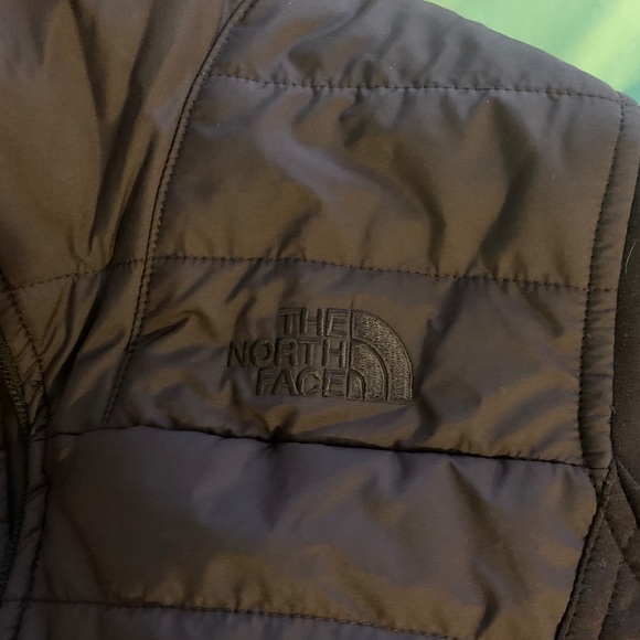 Women’s purple North Face jacket - Picture 2 of 5
